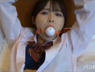 著正裝的公務員擁有媲美花樣少女的完美身材，突破禁忌，中出解禁！──紅葉心愛
